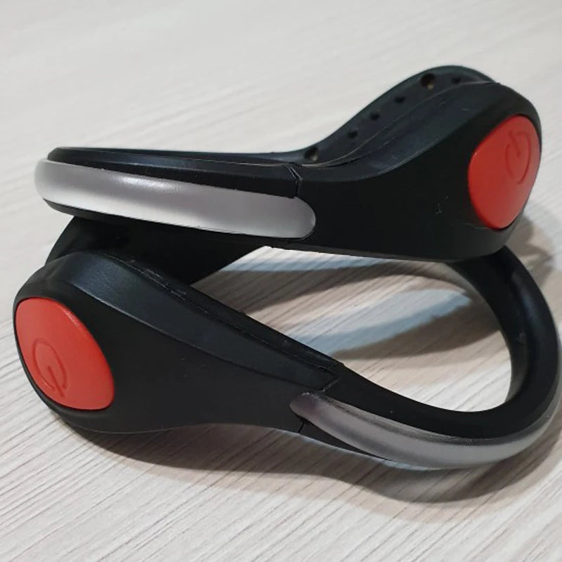 Safety Gear Accessories: LED Luminous Strong Night Safety Shoe Clip Light for Running, Cycling, Hiking / Rungear