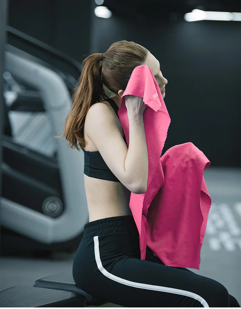 Naturehike Quick-Dry Microfibre Sports Towel with Carry Bag | RUNGEAR