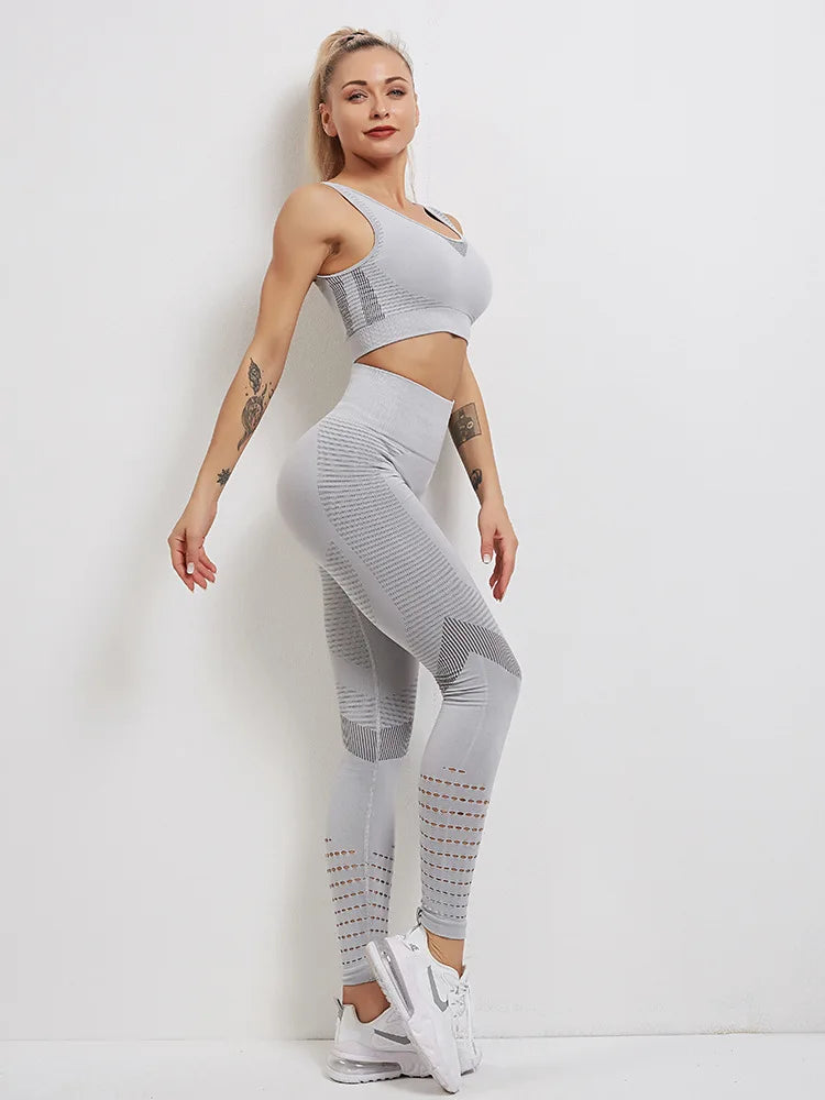 Women's Activewear Sets: Seamless, Sports Fitness, High Waist Hip-Lifting Stretch Leggings And Top for Women / Rungear