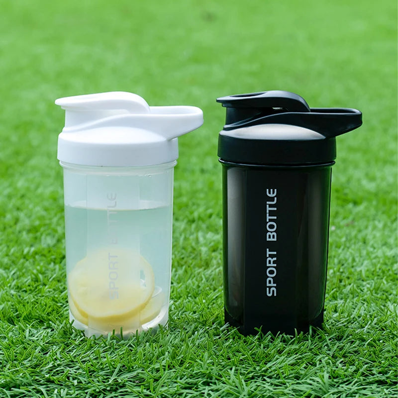 600ml Leakproof Protein Shaker Bottle with Measurement Scale – Portable Sports Mixing Cup for Gym, Outdoor Fitness & Training | RUNGEAR