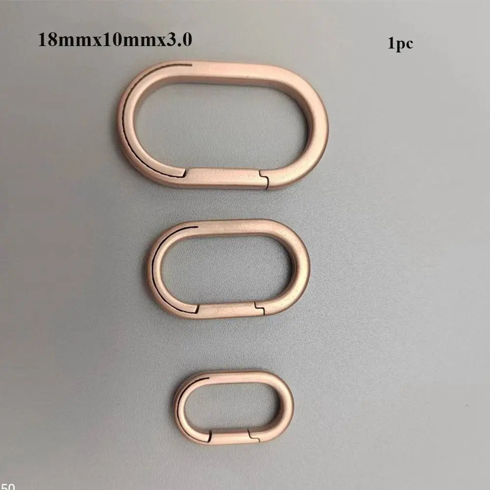 Titanium Alloy Key Ring – Super Lightweight EDC Key Holder for Everyday Carry & Outdoor Use | RUNGEAR