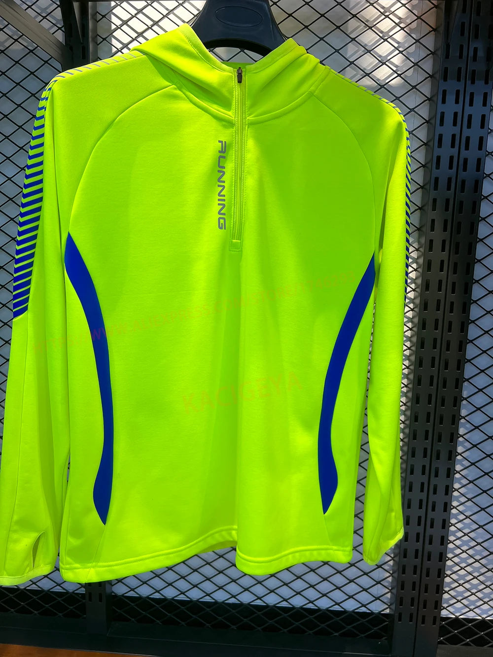 Women's Running Apparel: Long Sleeved, Breathable, Sweatshirt Fitness Jackets / Rungear