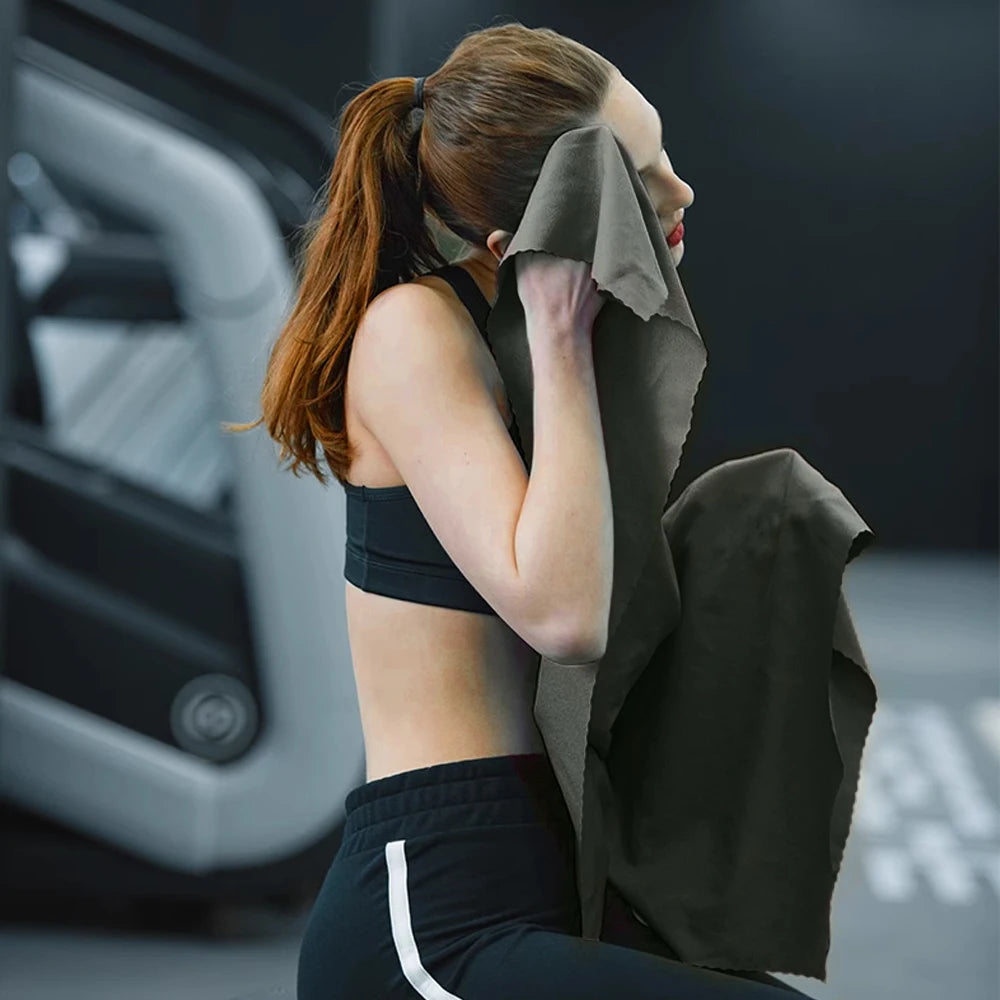 Quick Drying Accessories: Absorbent, Breathable, Portable Bath Towel for Travel, Hiking, Running Gym, All Sports / Rungear