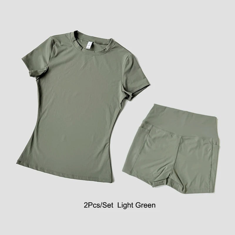 Women's Rungear Apparel: Seamless, Knitted Sportswear Fitness Set - Short Sleeved Crop Top With Gym Shorts / Rungear