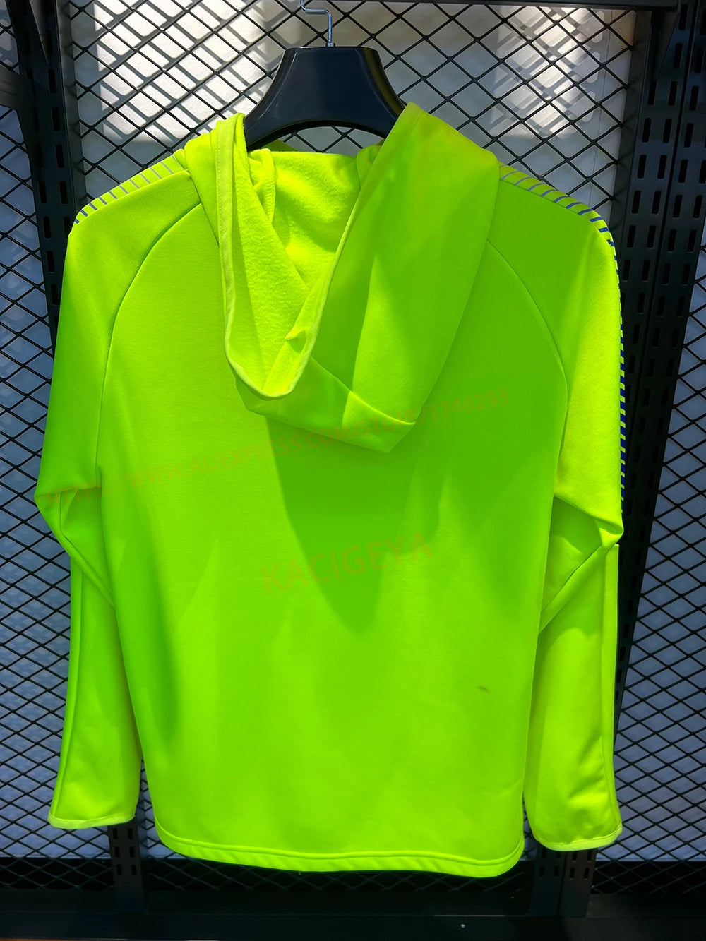 Women's Running Apparel: Long Sleeved, Breathable, Sweatshirt Fitness Jackets / Rungear