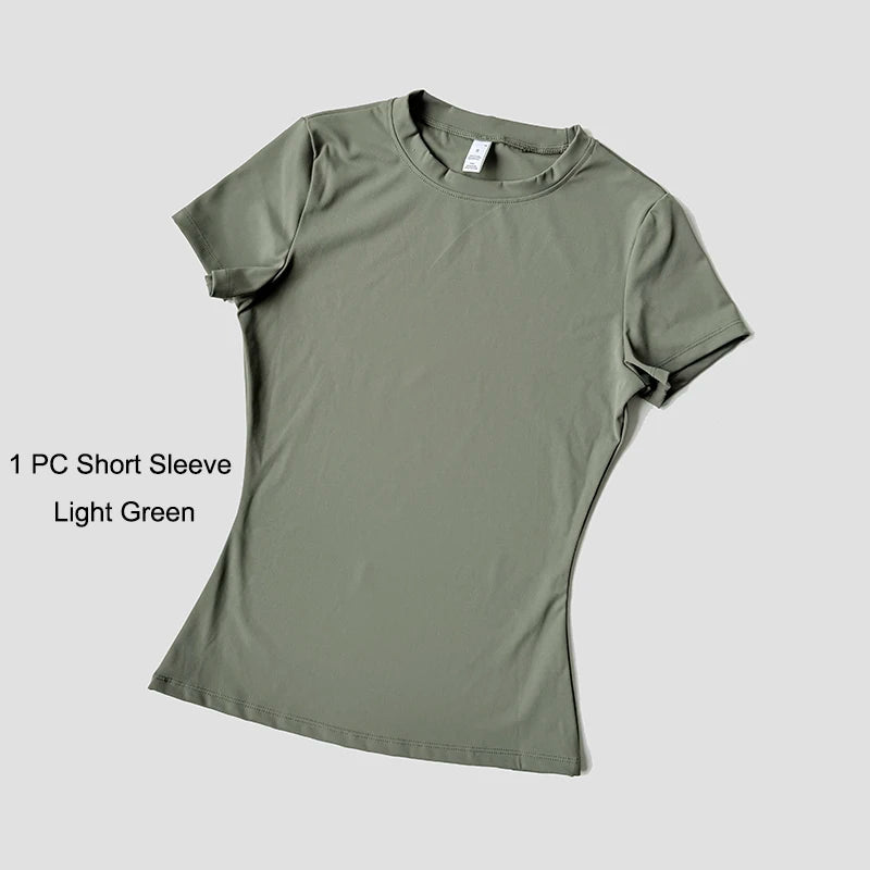 Women's Rungear Apparel: Seamless, Knitted Sportswear Fitness Set - Short Sleeved Crop Top With Gym Shorts / Rungear