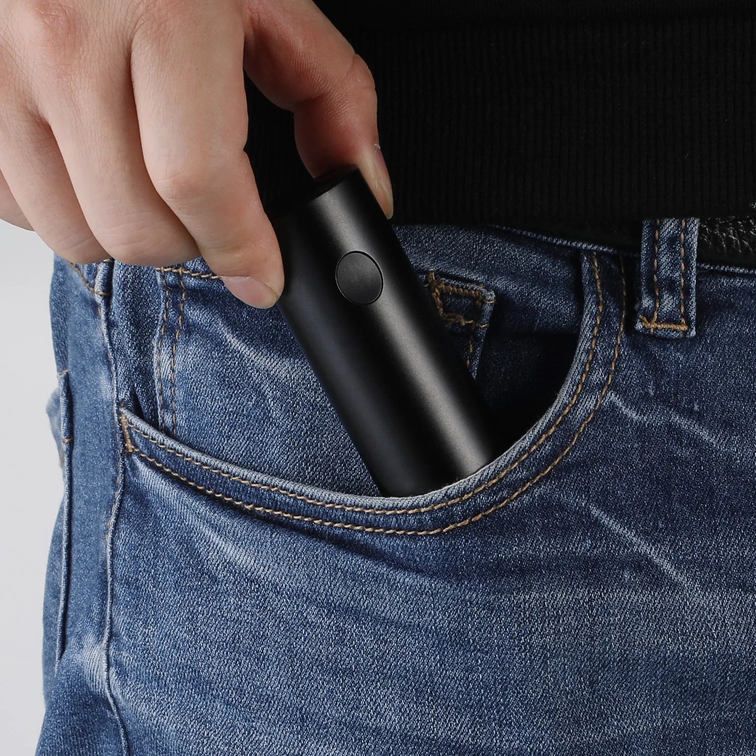 Tech Gear Accessories: 5000 Mah, Portable, Mini Multi-Function Mobile Power Bank With Outdoor Light Torch / Rungear