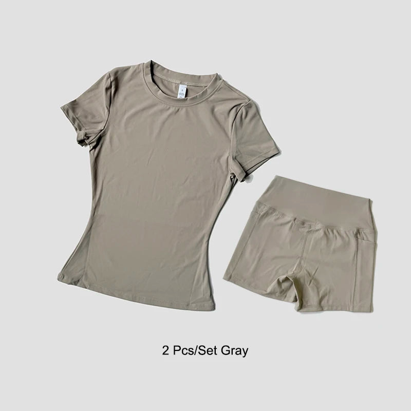 Women's Rungear Apparel: Seamless, Knitted Sportswear Fitness Set - Short Sleeved Crop Top With Gym Shorts / Rungear