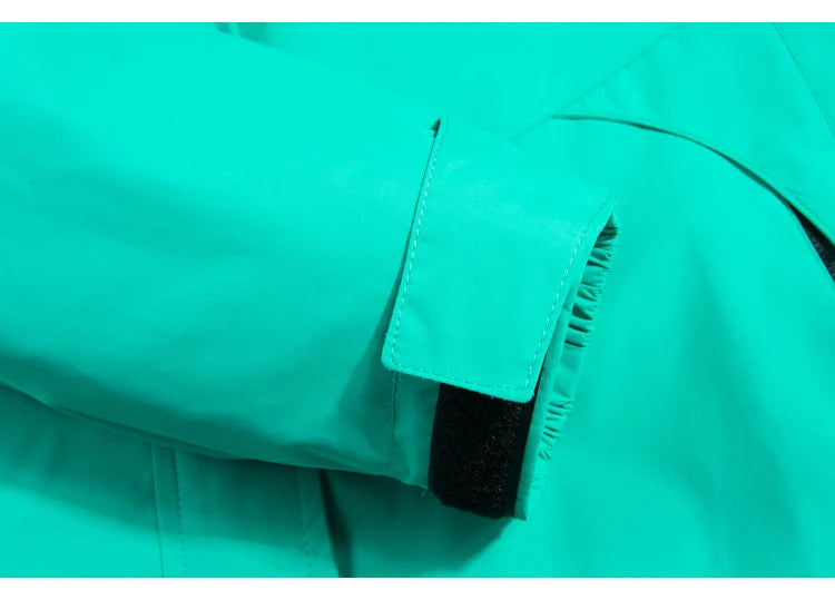 Women's Winter Running And Trail Gear: Waterproof, Windproof Windbreaker Running Jackets / Rungear