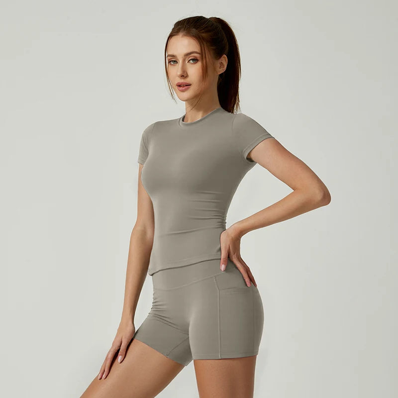 Women's Rungear Apparel: Seamless, Knitted Sportswear Fitness Set - Short Sleeved Crop Top With Gym Shorts / Rungear