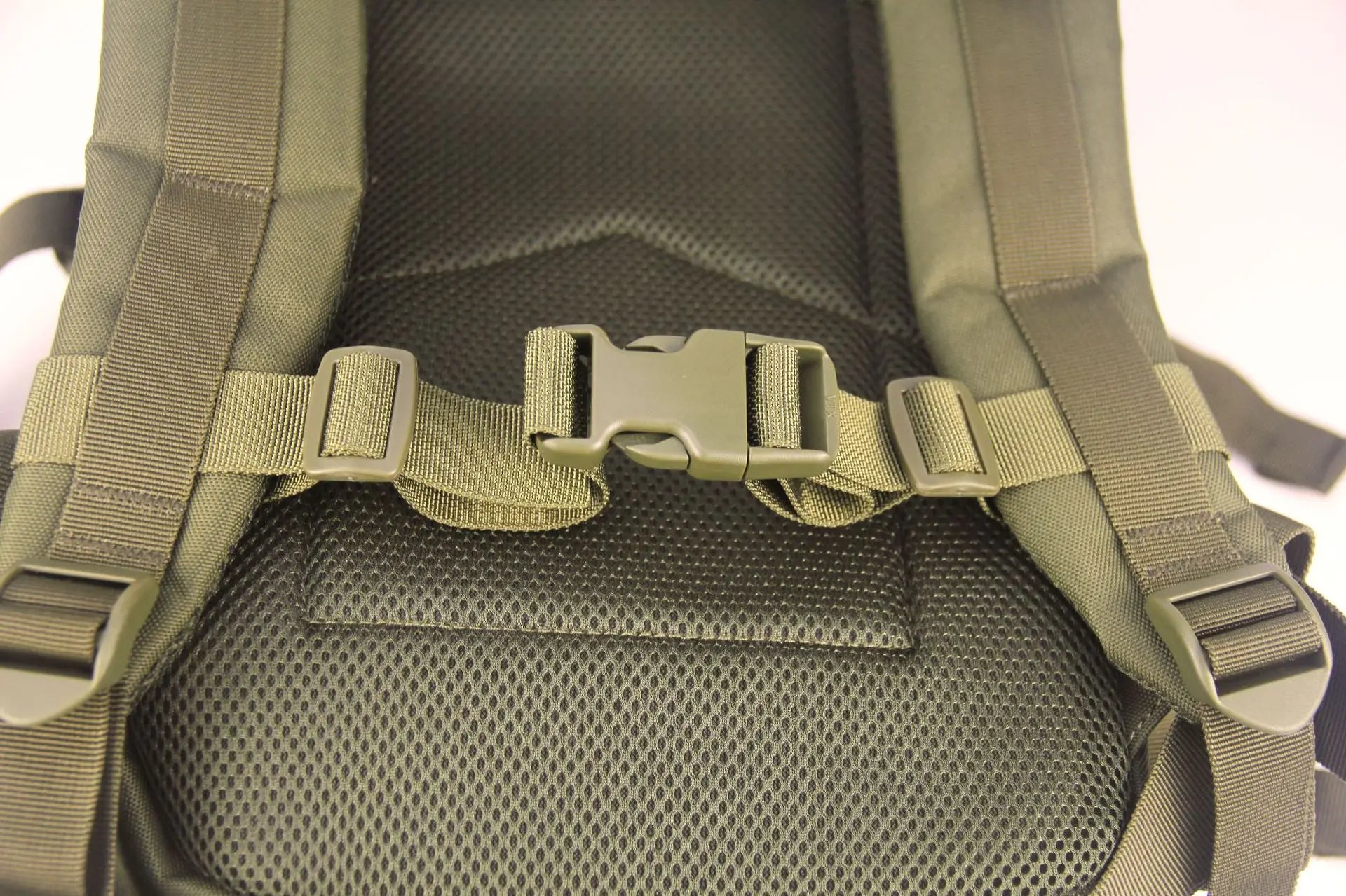 Trail Gear Accessories: Hiking Backpack Chest Strap, Adjustable, Heavy Duty, Non-Slip Pull Belt / Rungear