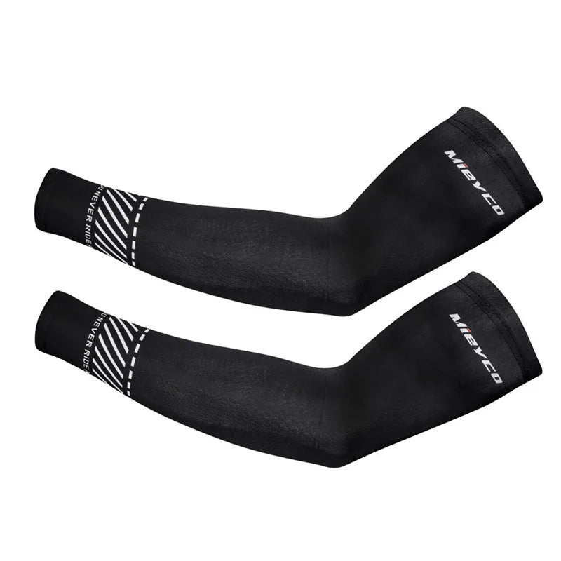 Winter Gear Accessories: Unisex, Breathable, Quick Dry, UV Protection Oversleeve Arm for Running Sports / Rungear