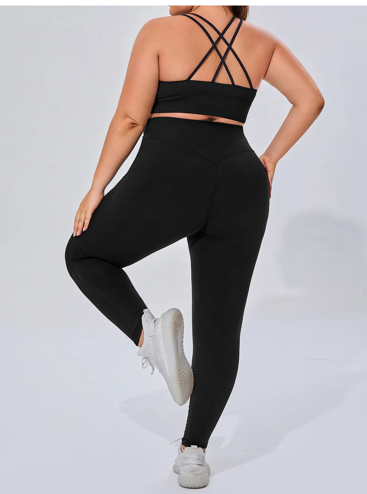 Plus Size Women's Running Apparel: Quick-Dry, Comfortable, High Stretch, Breathable Sports Bra And High Stretch Breathable Leggings / Rungear