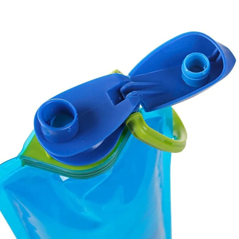 Hydration Gear Accessories: Foldable, Flexible, Reusable Travel Soft Flask Water Bottle Pouch with Carabiner Clip / Rungear